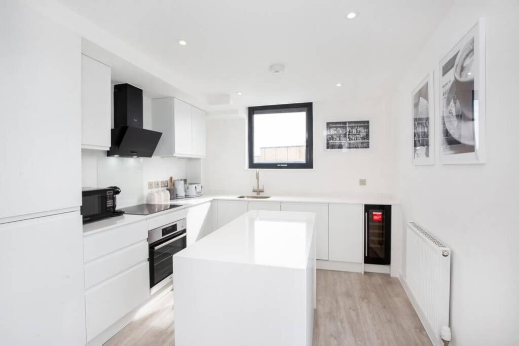Apartemen 2 Bedroom Penthouse - Large Balcony - Minster View *